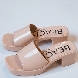 Nude wade sandals size 7